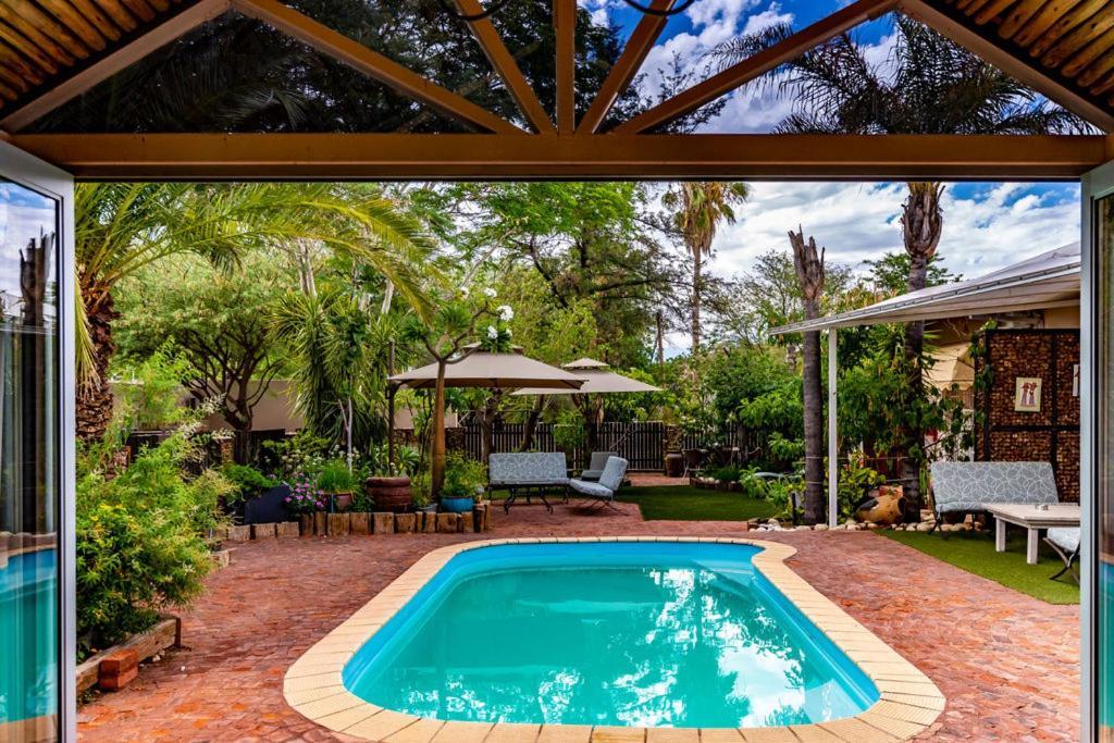 Londiningi Guesthouse Windhoek Exterior foto