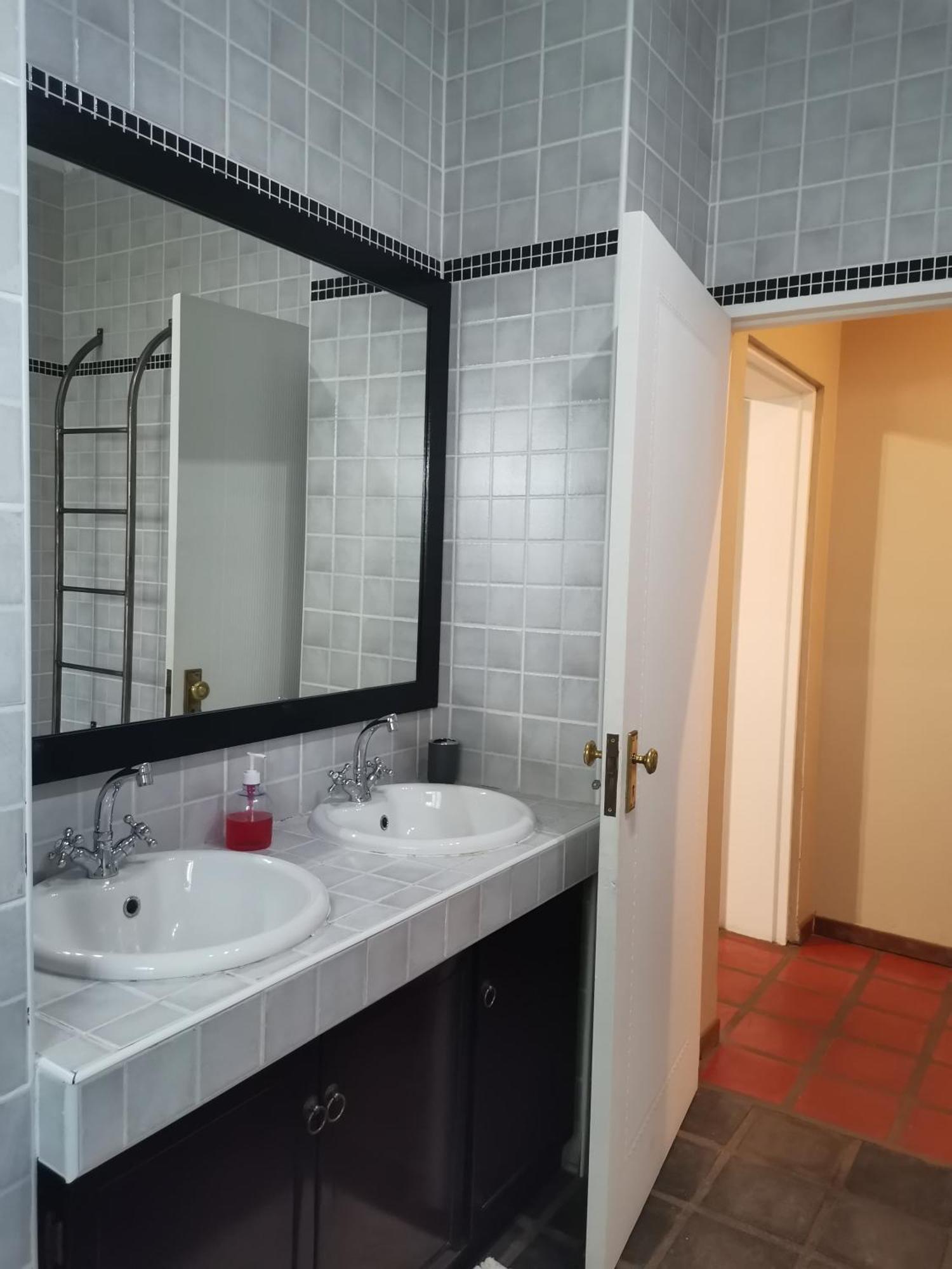 Londiningi Guesthouse Windhoek Quarto foto